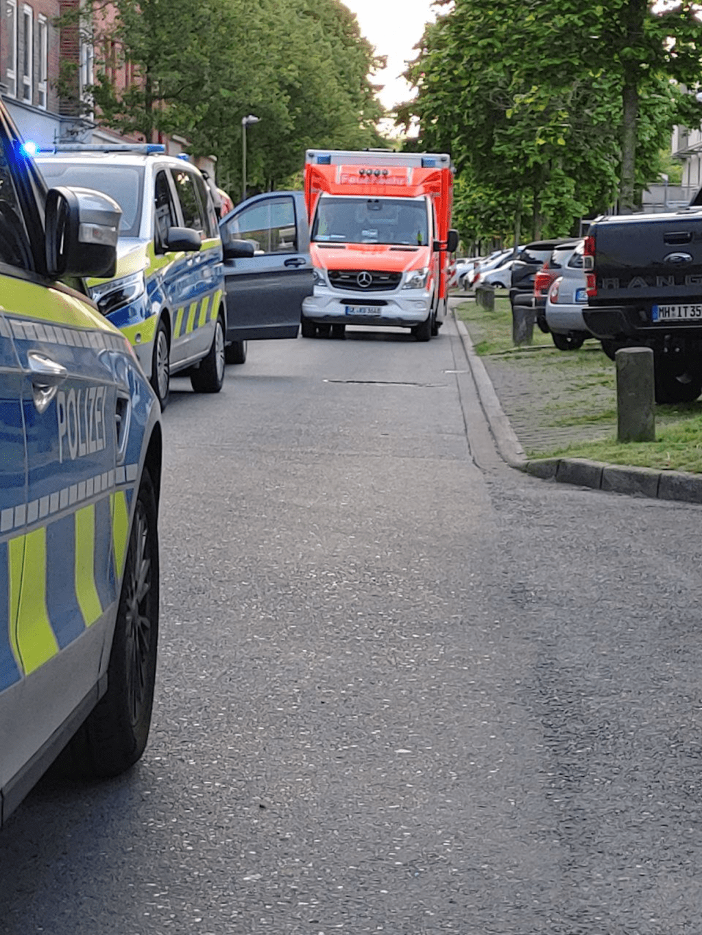 KÜPPERSBUSCHSTR.: Polizeieinsatz wegen Verstoß gegen das&nbsp;Kontaktverbot.