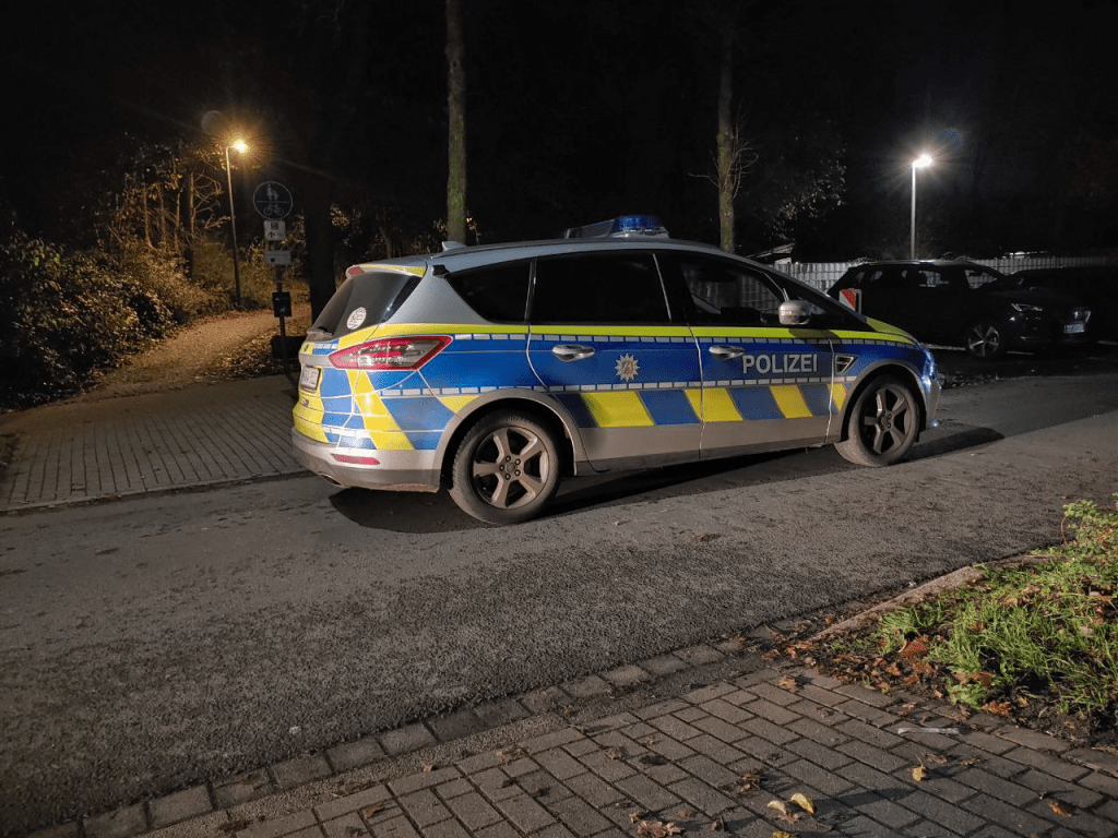 SCHILLERPLATZ: Jugendlicher unter Drogen greift Rollstuhlfahrer&nbsp;an