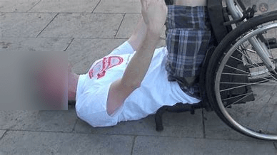 Brombeeren pflücken ist ja so&nbsp;gefährlich.